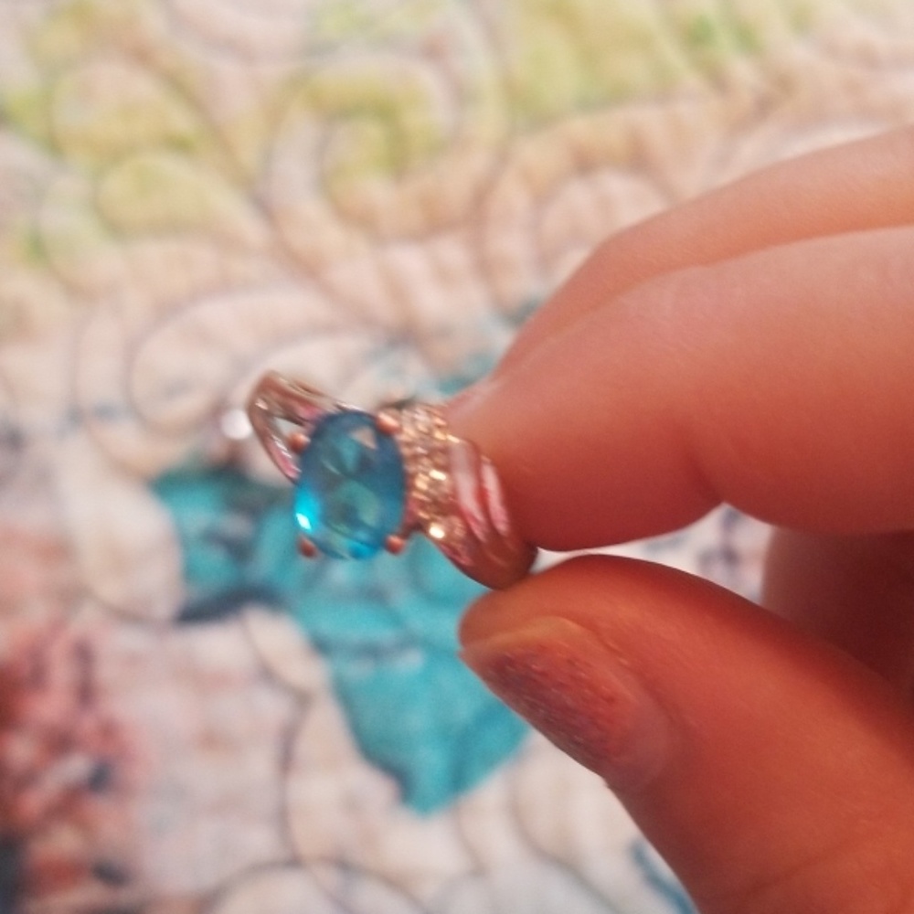 7 Rings - Picture 5 of 6
